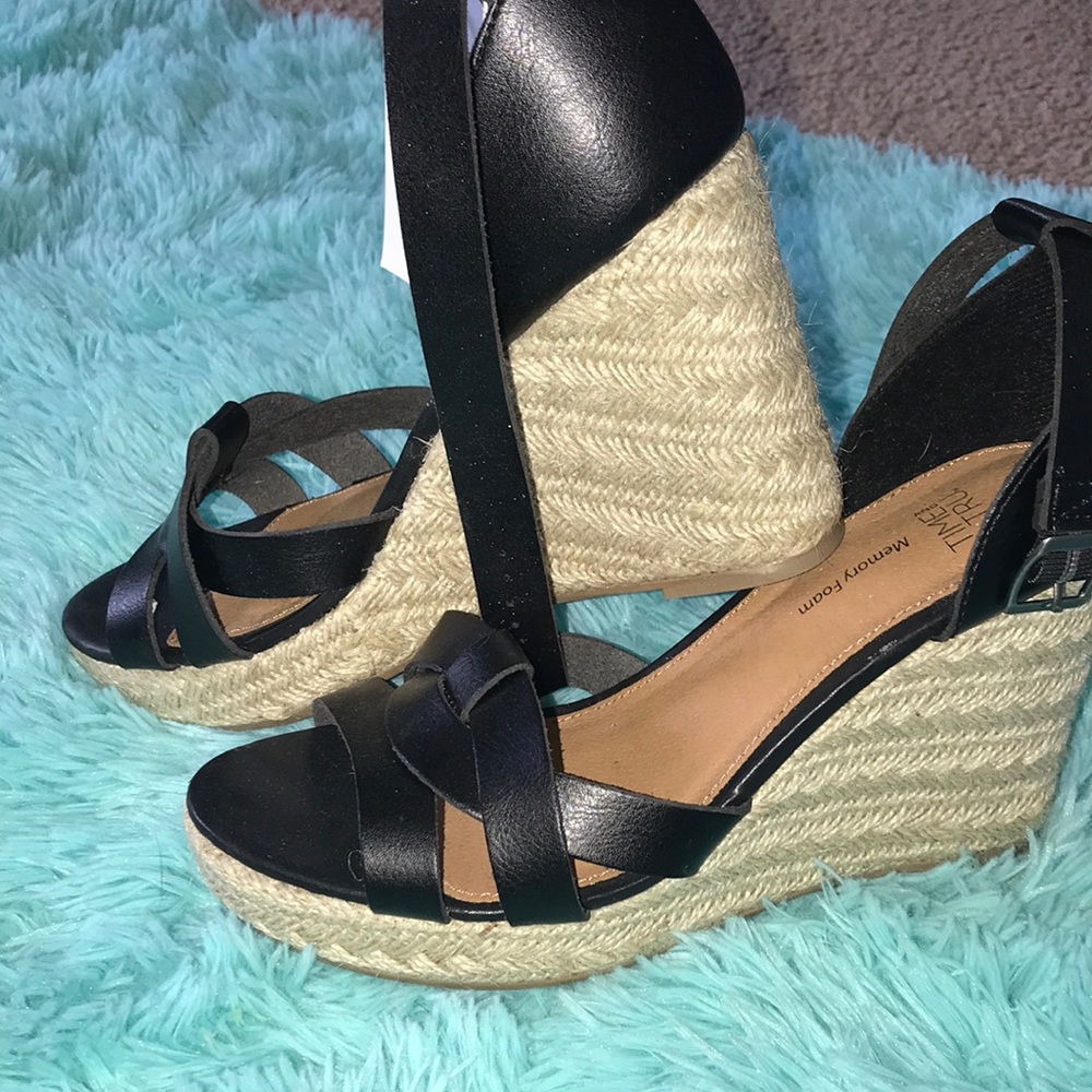 Time and Tru Wedges